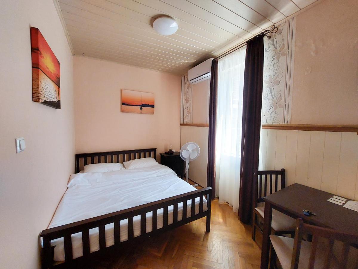 שיופוק Gosztonyi Villa מראה חיצוני תמונה
