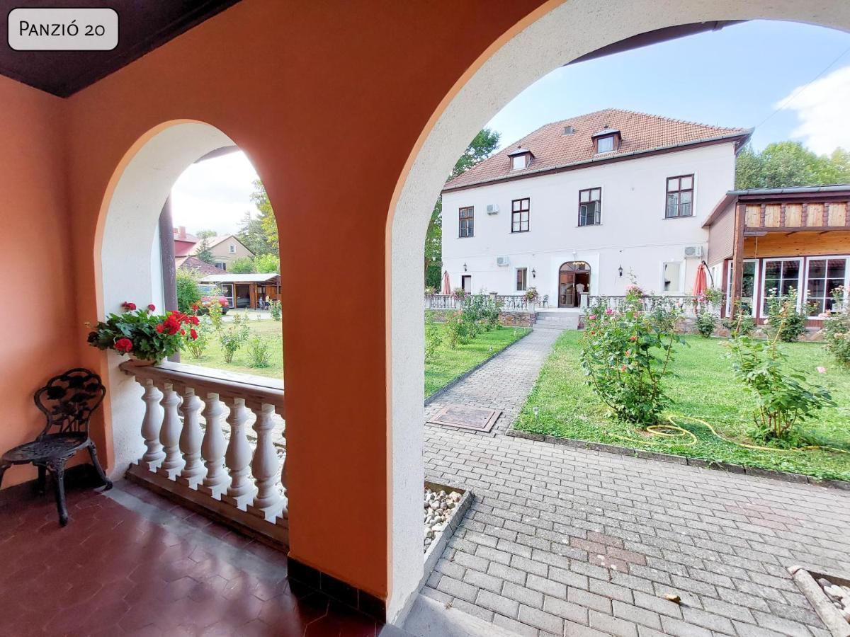 שיופוק Gosztonyi Villa מראה חיצוני תמונה