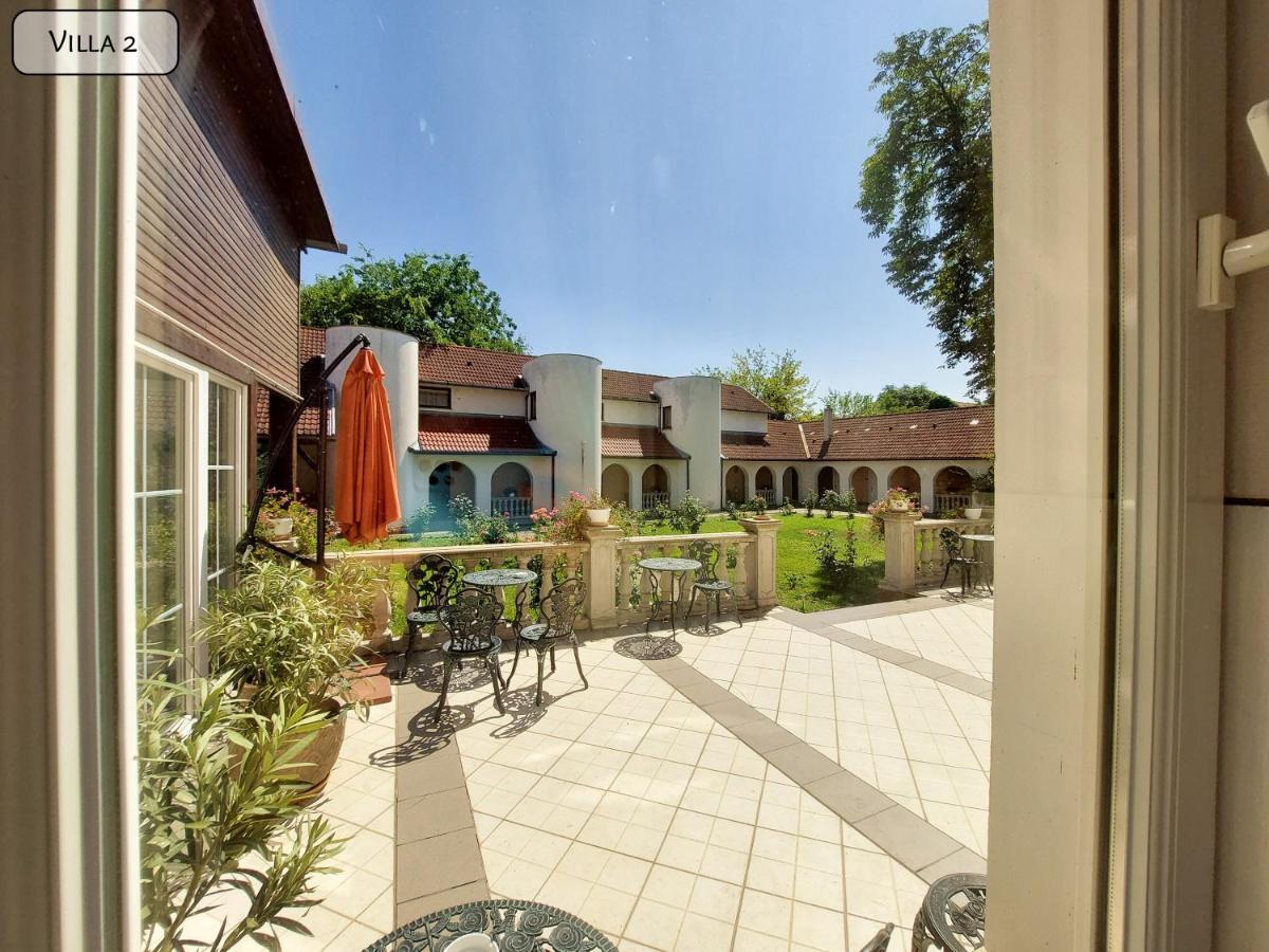 שיופוק Gosztonyi Villa מראה חיצוני תמונה