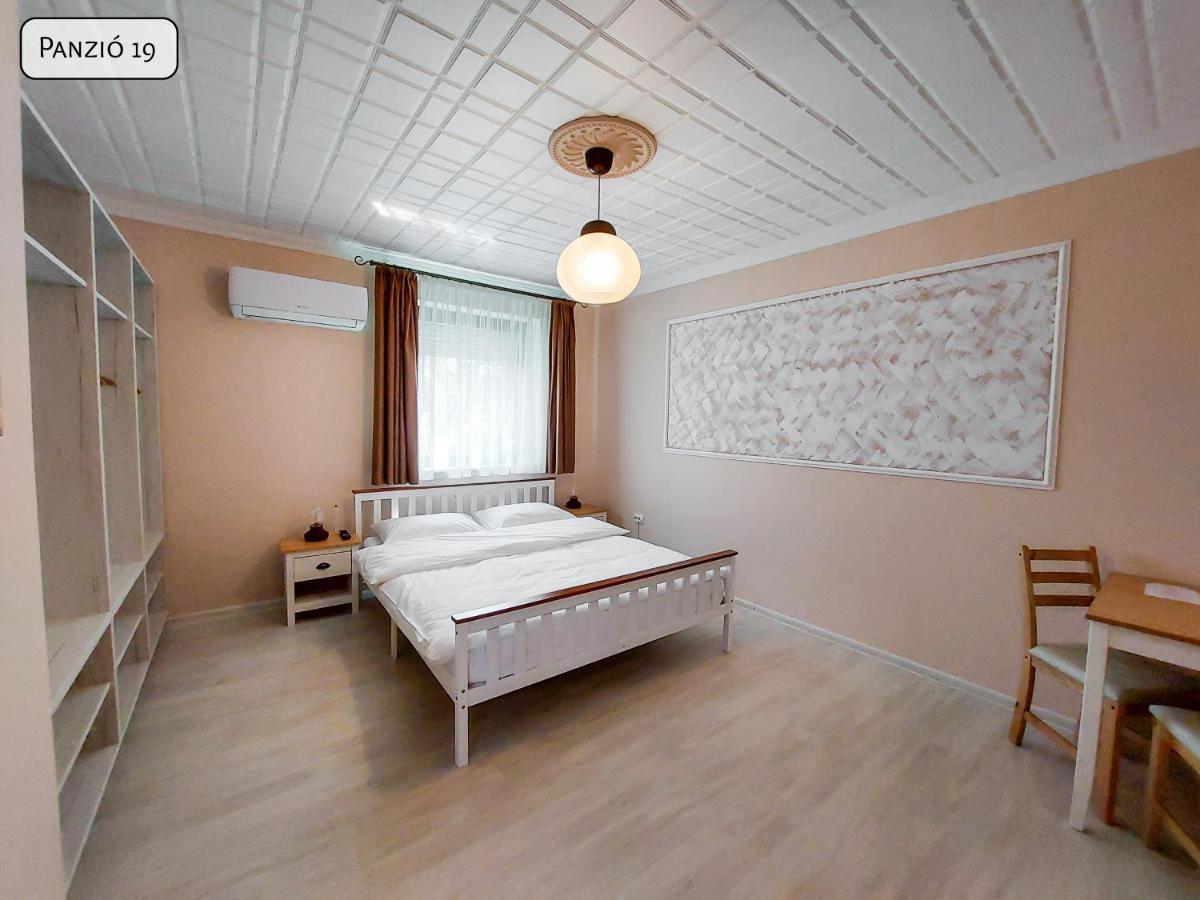 שיופוק Gosztonyi Villa מראה חיצוני תמונה