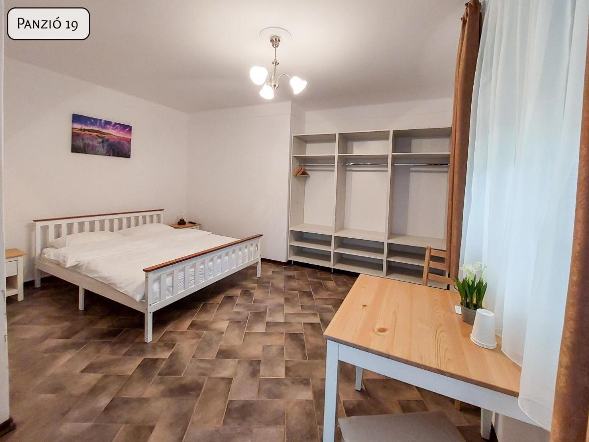 שיופוק Gosztonyi Villa מראה חיצוני תמונה