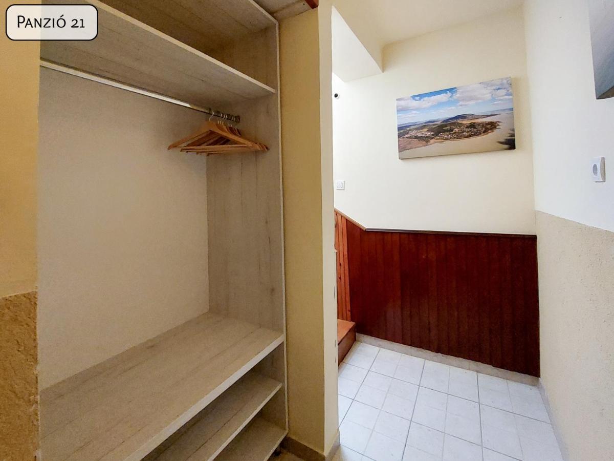 שיופוק Gosztonyi Villa מראה חיצוני תמונה
