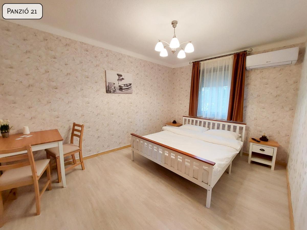 שיופוק Gosztonyi Villa מראה חיצוני תמונה